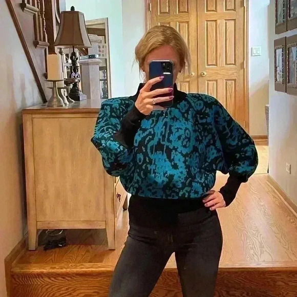 Vintage Jaeger Women's 80's Sweater - Picture 9 of 13